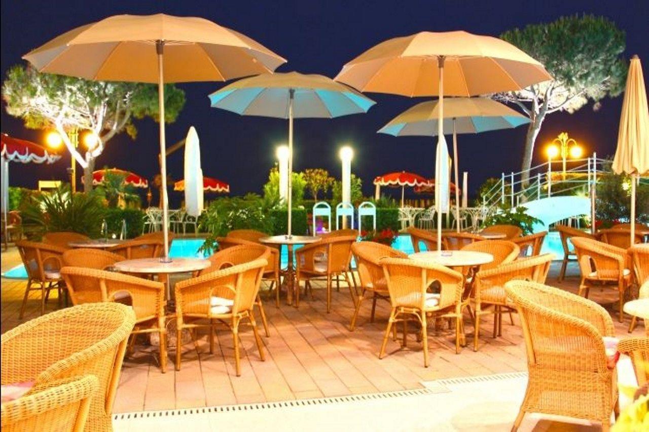 Ruhl Beach Hotel & Suites Lido di Jesolo Ngoại thất bức ảnh
